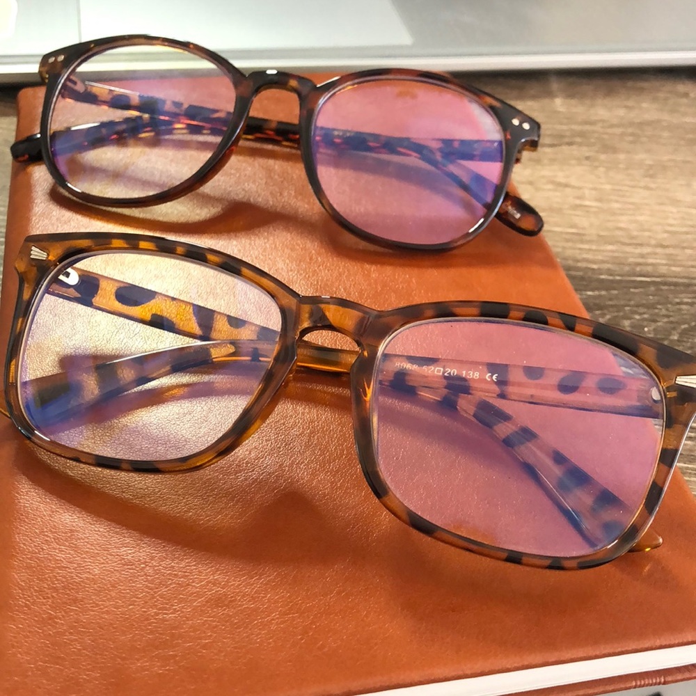 Set of tortoise shell style blue-light glasses